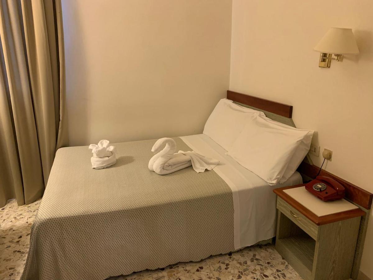 Hotel Villa Tiziana Marina di Pietrasanta Exterior foto
