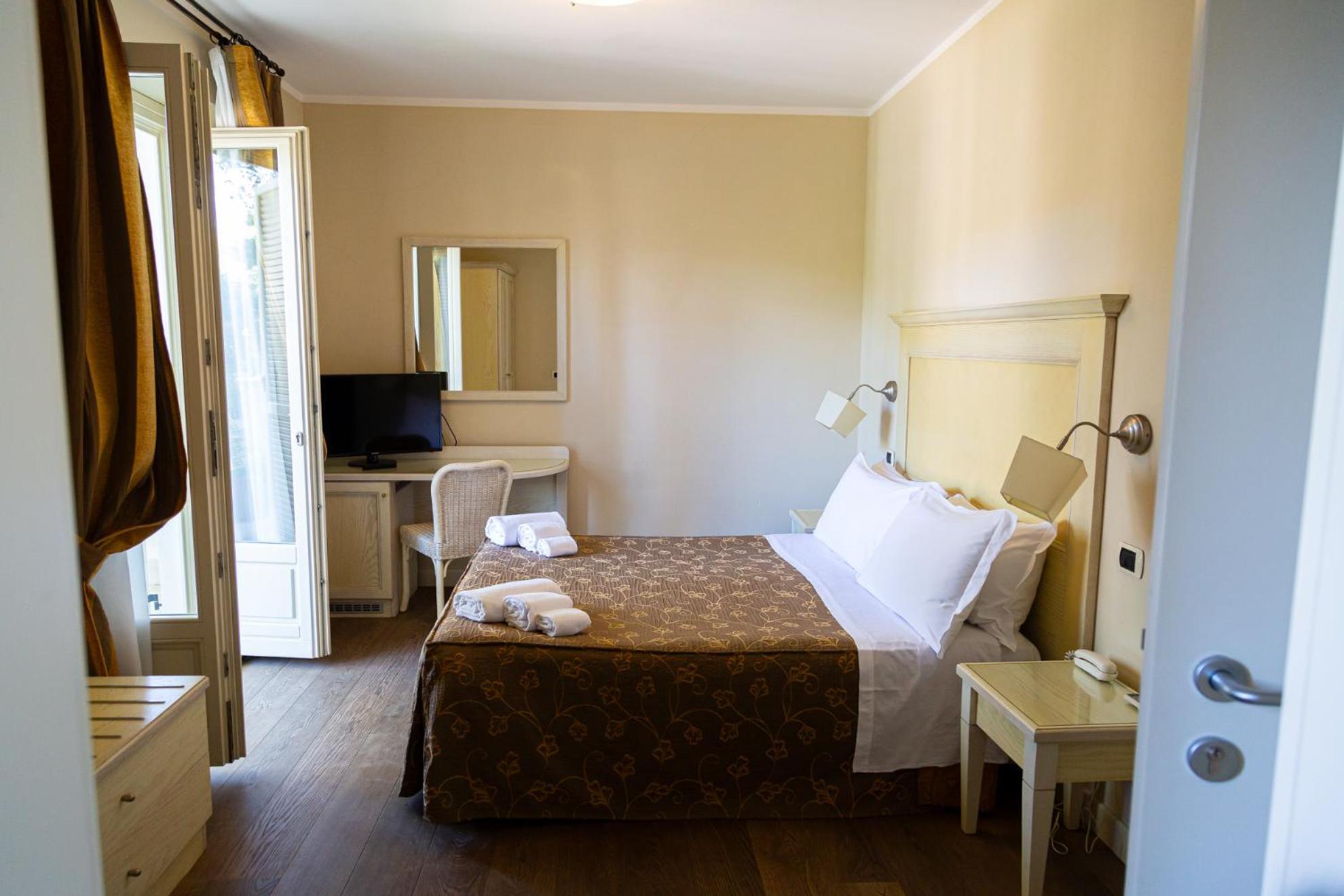 Hotel Villa Tiziana Marina di Pietrasanta Exterior foto
